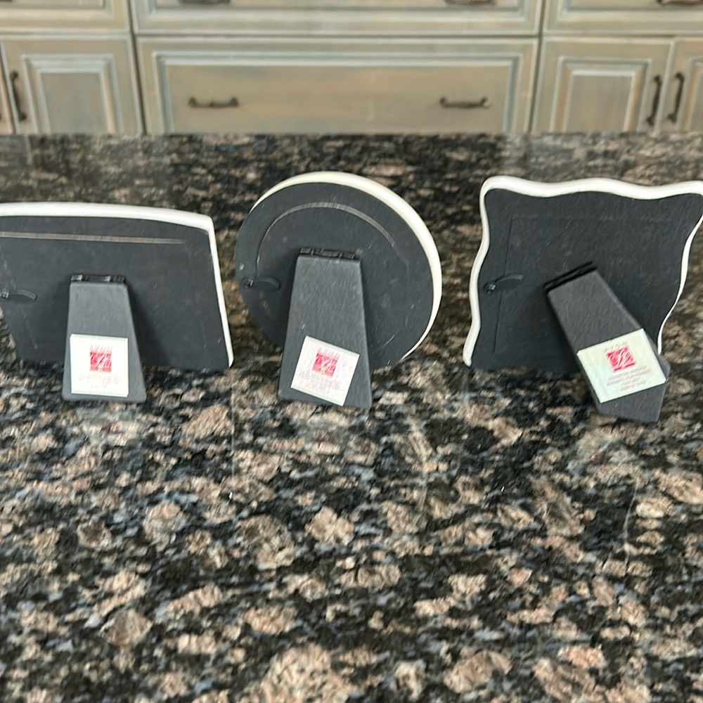 AVON VINTAGE BIRTHDAY GIFT 2007 PRESIDENTS CLUB PORCELAIN FRAME SET OF 3 NWT - Picture 6 of 6